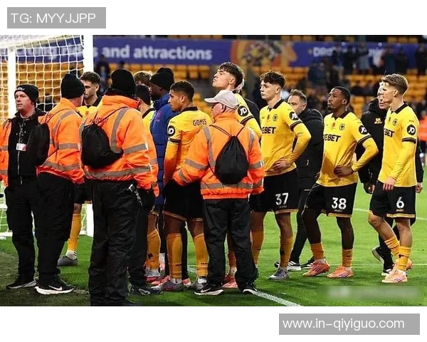 狼队主帅痛批球队防守失误如同儿童足球赛表现令人失望