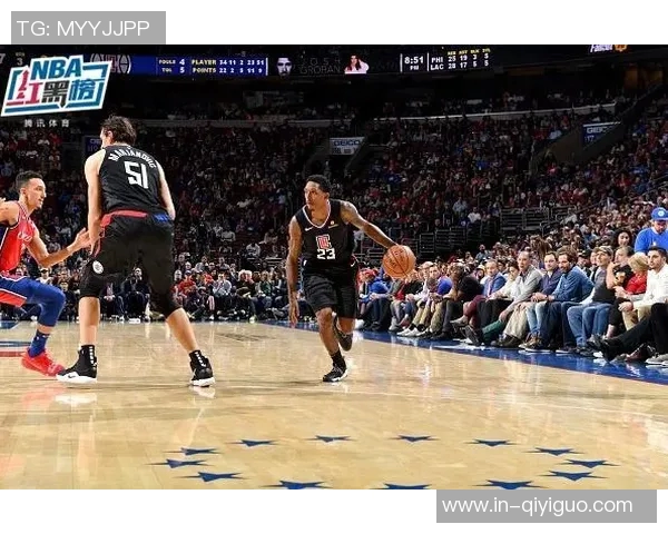 乔治状态平平29分钟出战仅得12分4篮板3助攻并有4次失误表现不佳